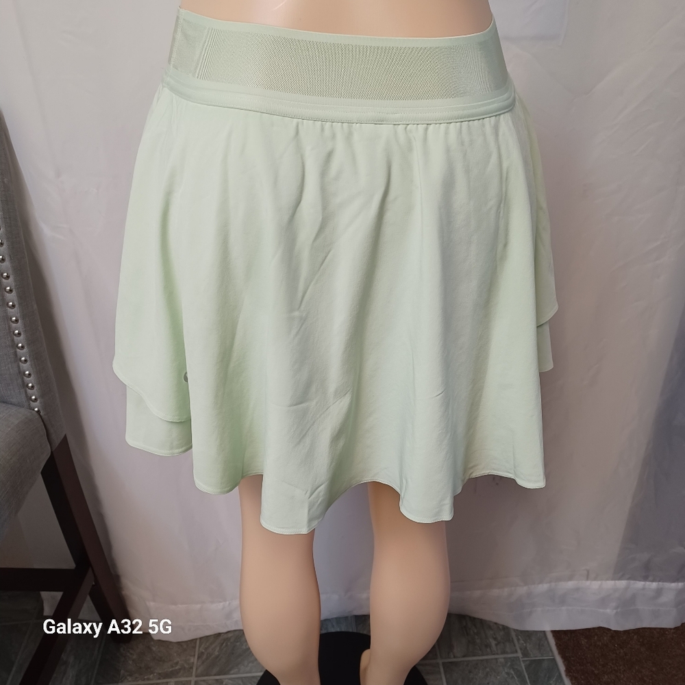 Lululemon Athletica Green Mini Skater Skirt Casual Size 6 - Picture 9 of 11